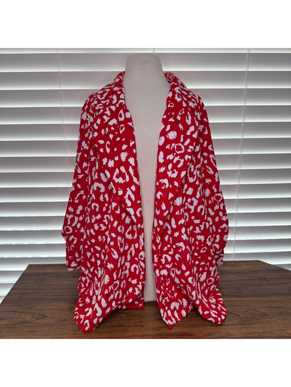 Perfectly Priscilla Red and White Open Front Jacket Size 2X